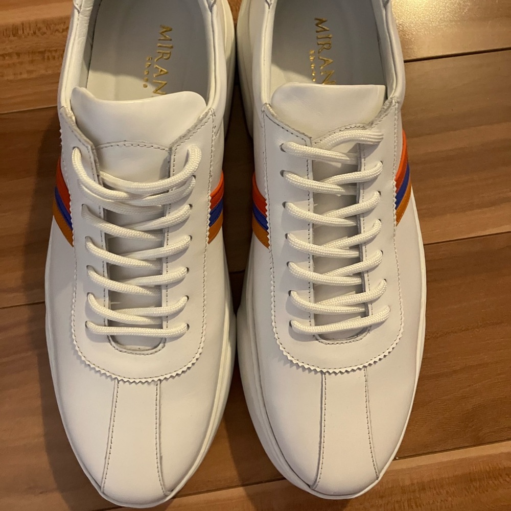 MENS NEW WHITE SNEAKERS SIZE USA 11 COMEWS WITHOUT BOX
